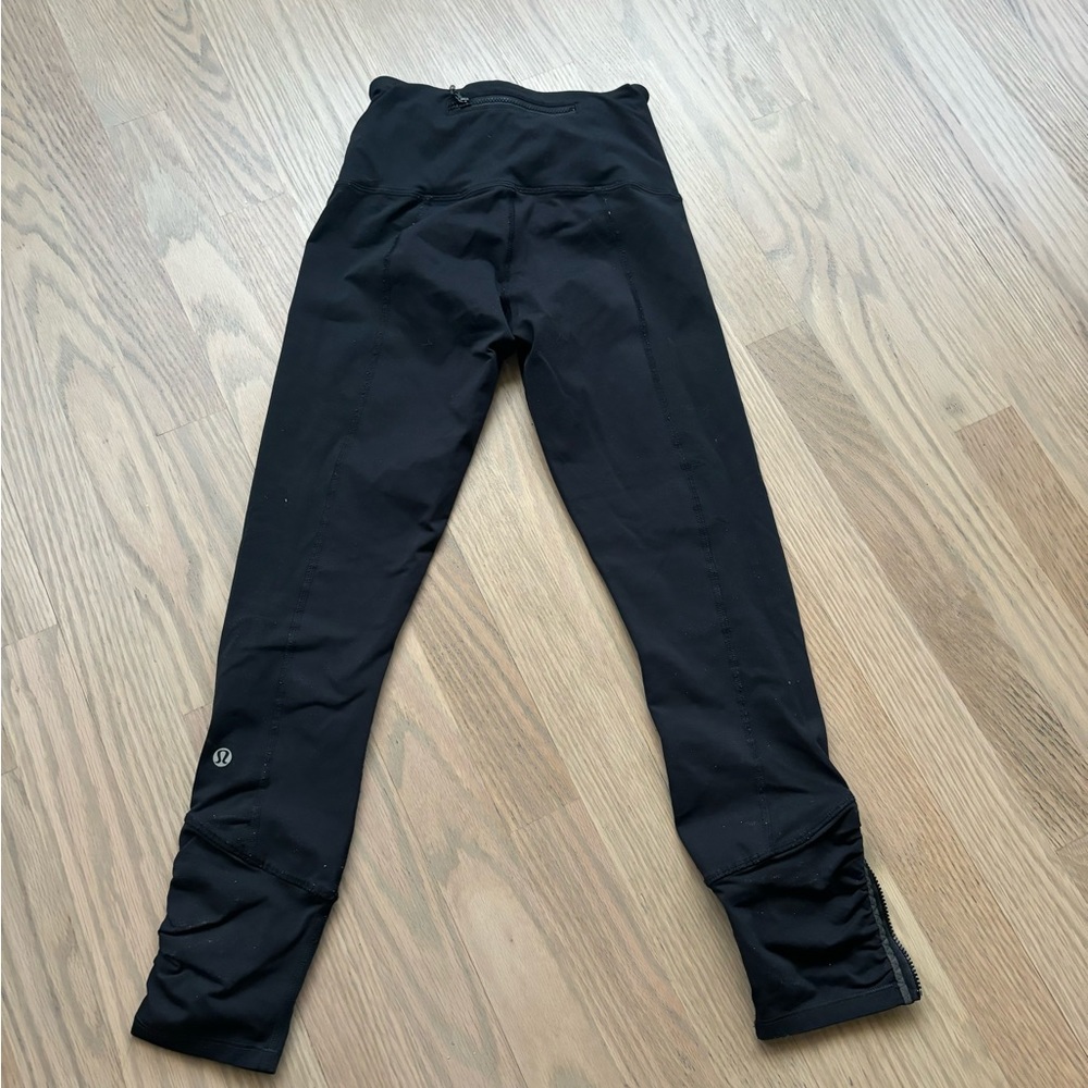Lululemon size 2 Black Cropped Leggings With Zippers